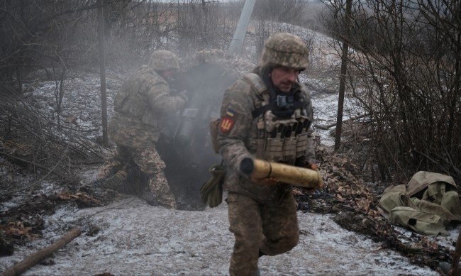 Русия и Украйна съобщиха за взаимен обстрел в новогодишната нощ