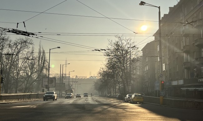 В първия ден на новата година столицата осъмна с концентрацията