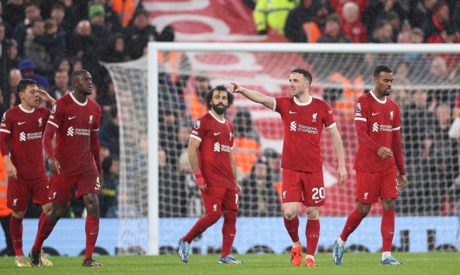 Ливърпул не сбърка и след 4 2 срещу Нюкасъл дръпна с