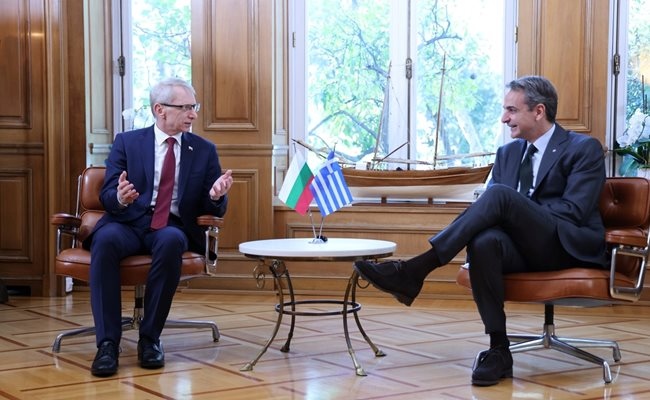 Започна срещата на премиера акад Николай Денков с гръцкия му