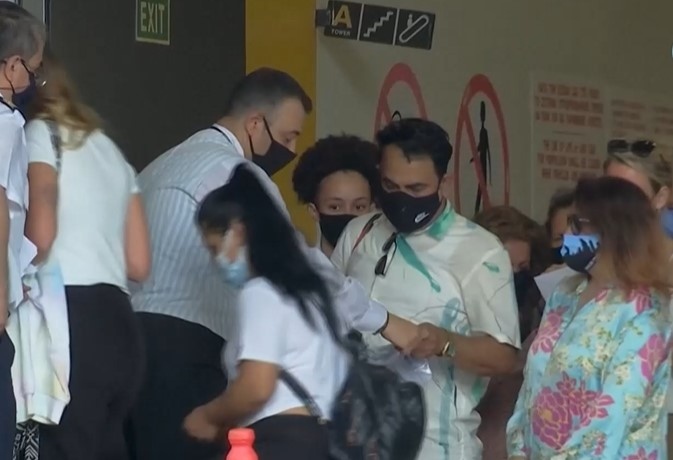 Скок на заразените с COVID 19 в Гърция Властите връщат маските