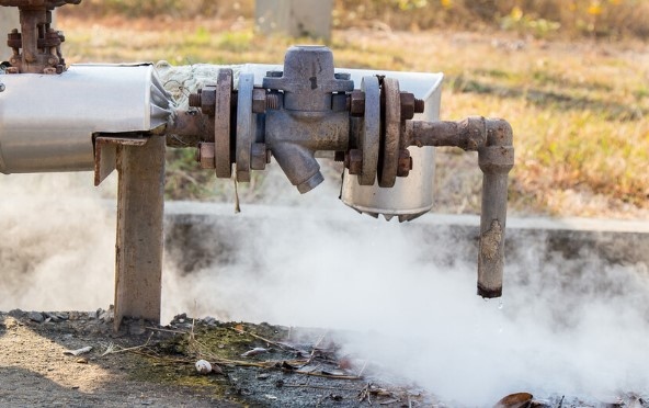 При изкопни работи е засегната тръба от която изтича газ