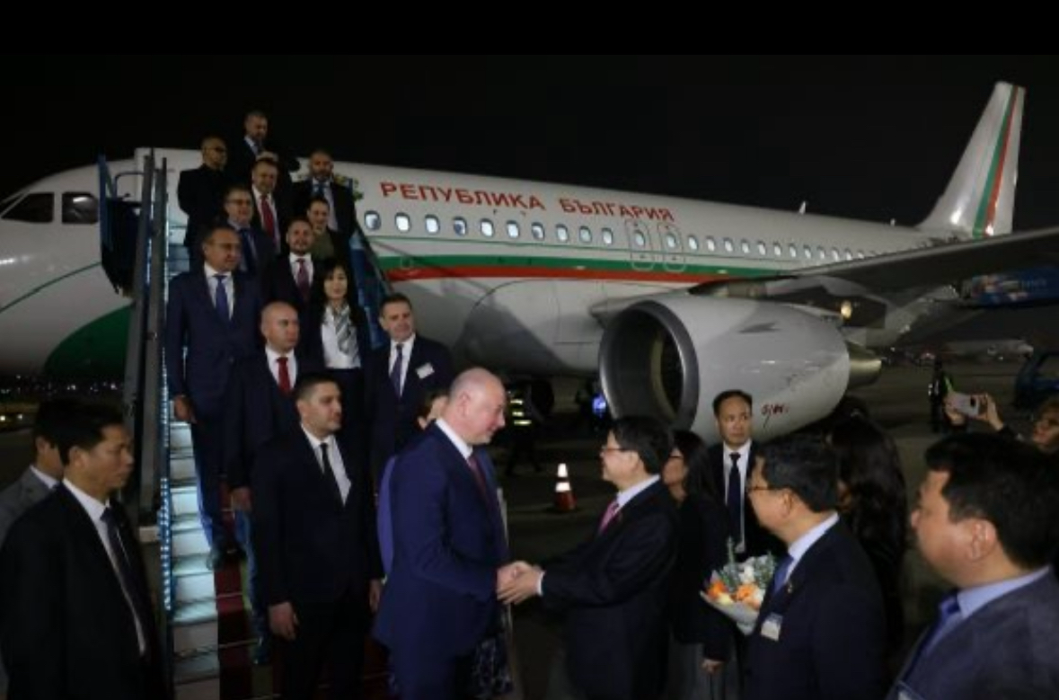 Водената от председателя на НС Росен Желязков делегация пристигна в