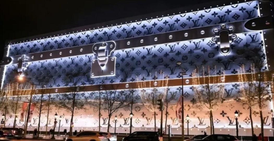 Пространството което се намира в историческа сграда в стил Арт