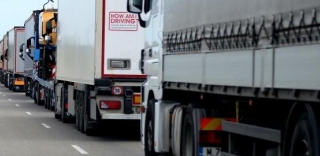 Повече от денонощие десетки български камиони натоварени със стока за Австрия