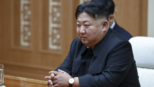 Смята се че севернокорейският лидер Ким Чен Ун навършва днес
