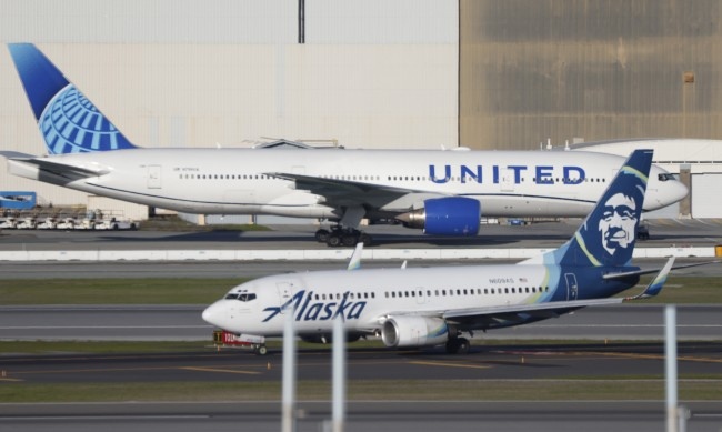 United Airlines съобщи че е открила разхлабени болтове на самолетите