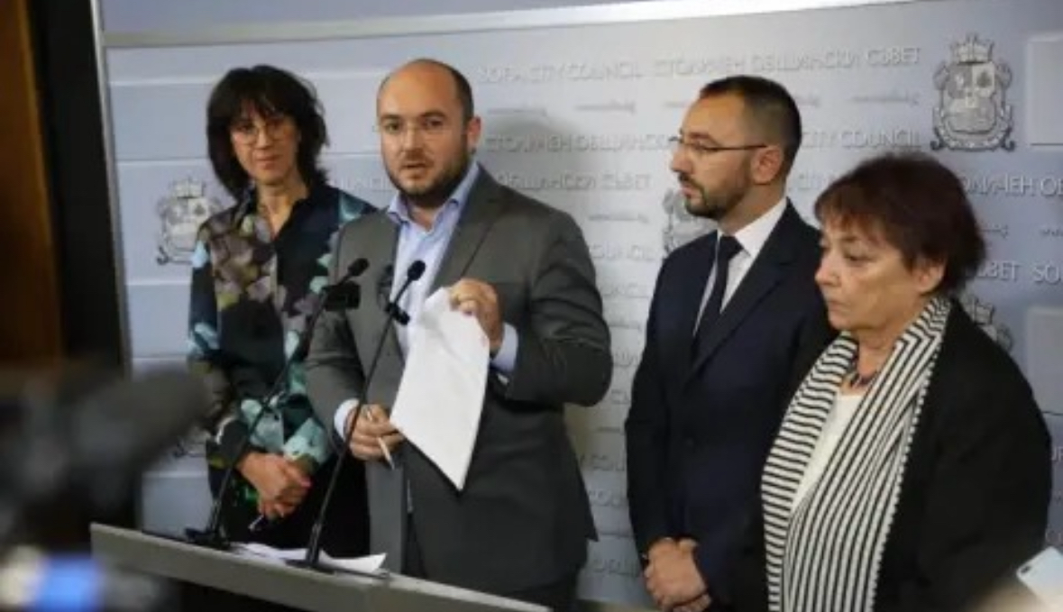От групата на ГЕРБ СДС в Столичния общински съвет заявиха че
