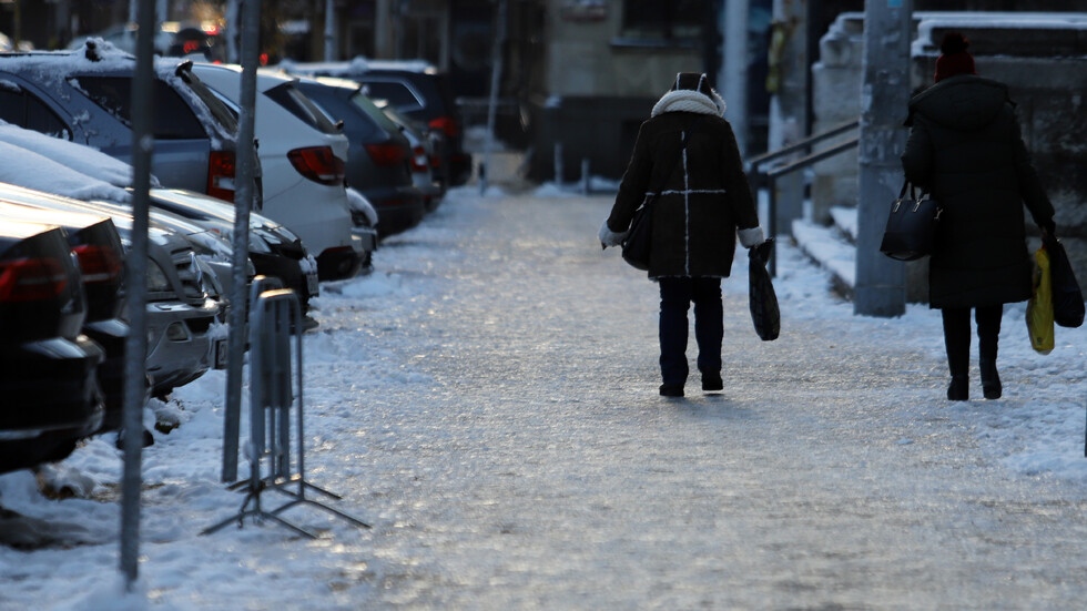 Над 60 пострадали от поледиците в София са потърсили медицинска