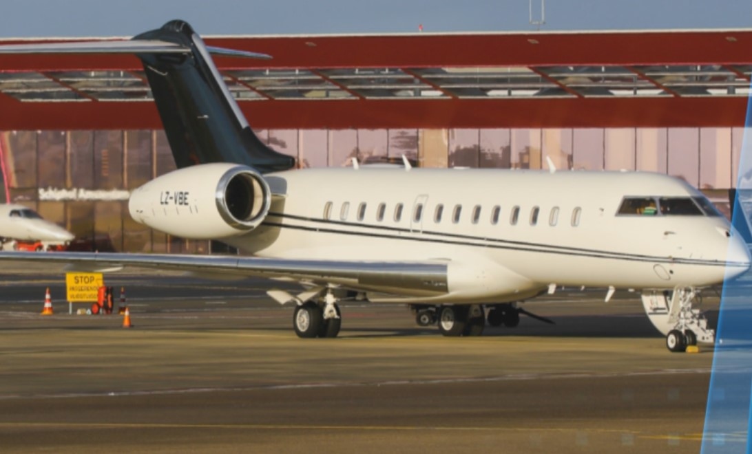 Частен съдебен изпълнител продава самолет собственост на фирма на Васил