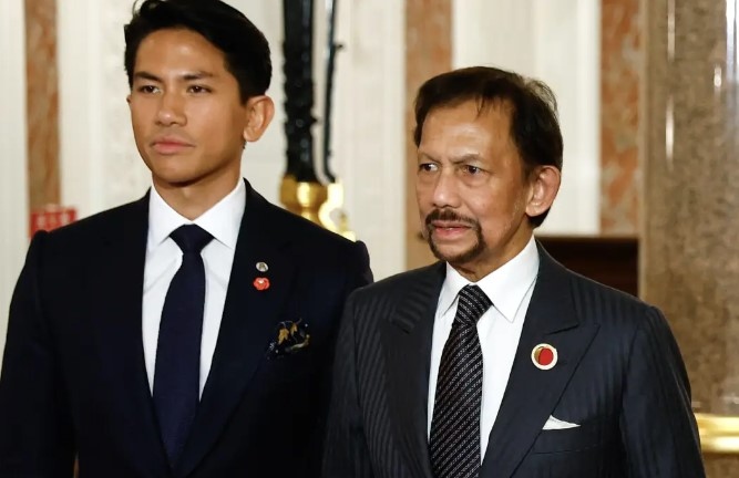 Принцът на Бруней Абдул Матийн е първата кралска особа със