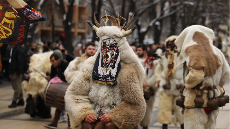 В нощта на 13 срещу 14 януари е пернишката Сурва