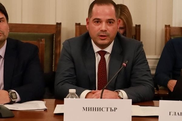 Думи на благодарност към вътрешния министър Калин Стоянов и вицепремиерката