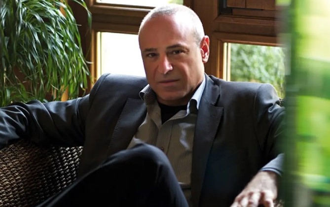 Прочутият властелин на поп фолк жанра инж Митко Димитров Пайнера почти