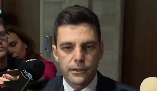 Промяна в ротационното споразумение на властта Никола Минчев няма да