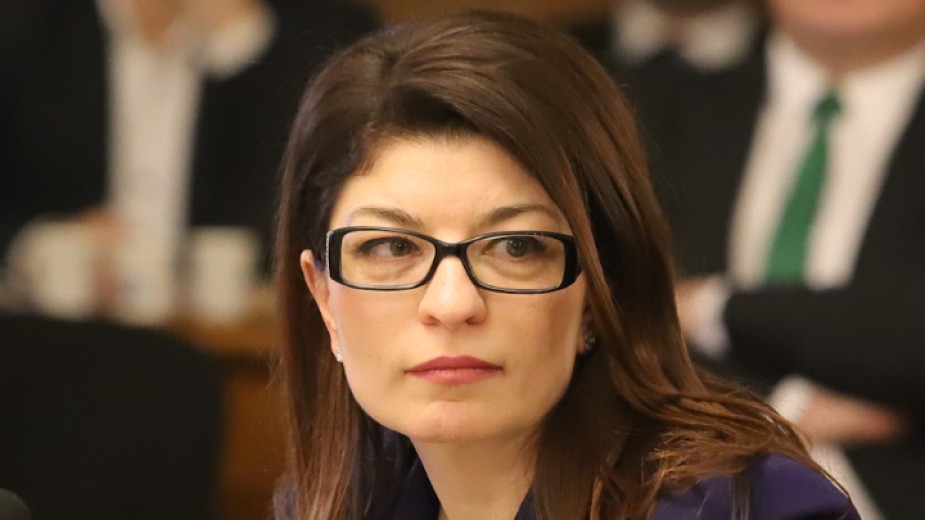 Депутатът Десислава Атанасова заяви че ако бъде избрана за конституционен