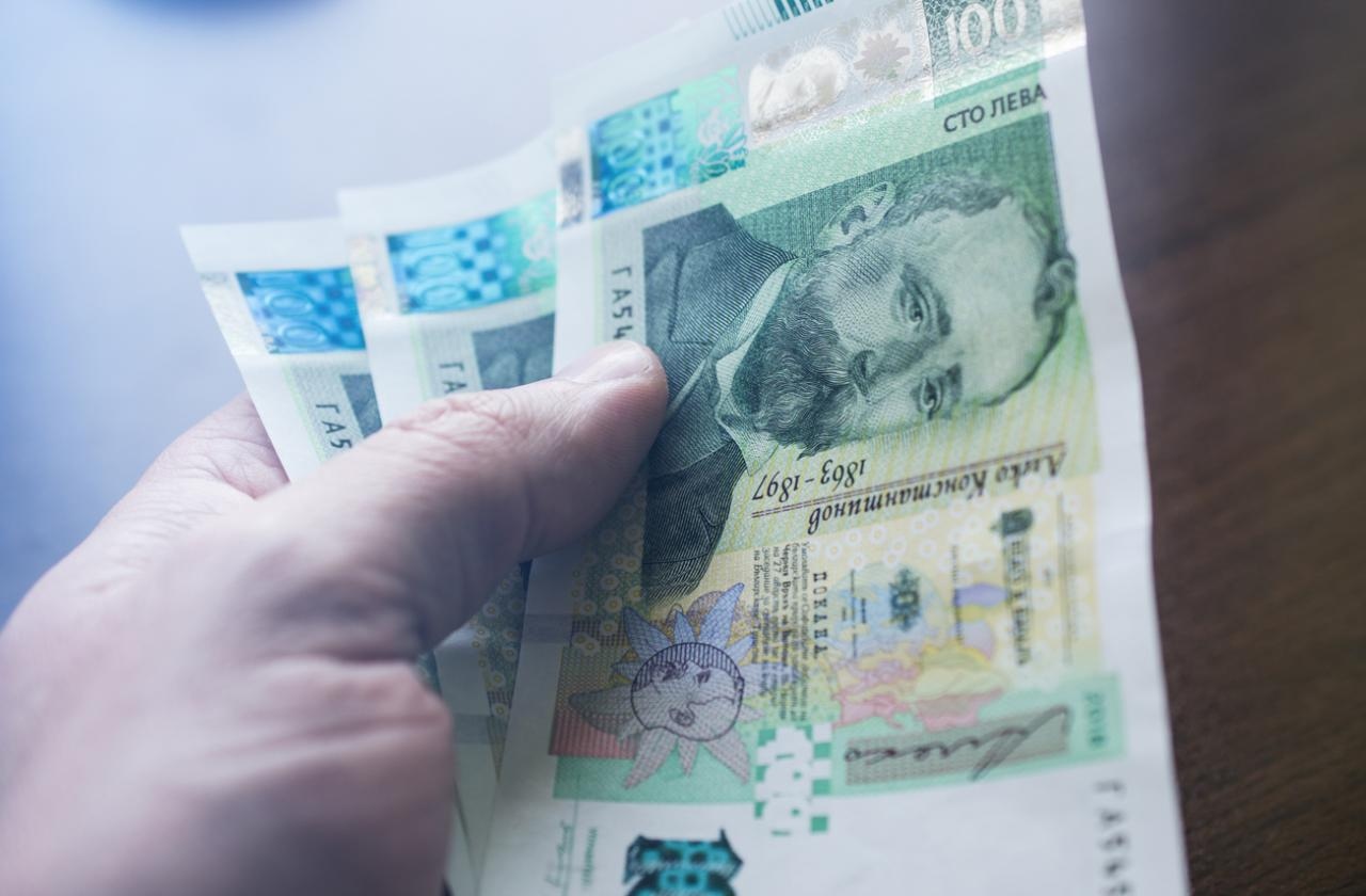 Повечето пенсионери взимат по големи суми от работещите на минимална заплата