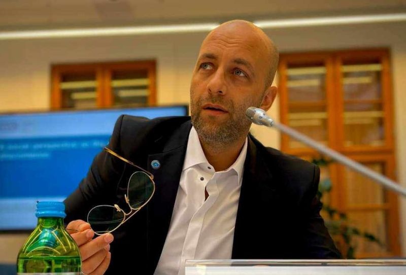 Шпионските софтуери позволяват пълен достъп до устройствата на жертвата включително