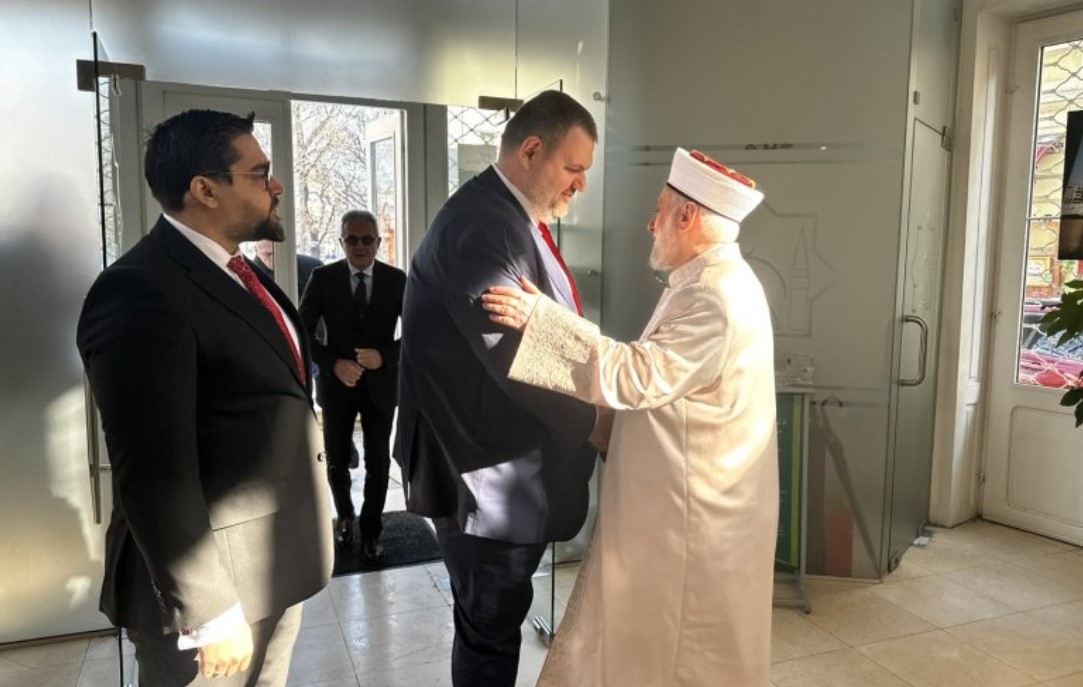 Почетният председател на ДПС д р Ахмед Доган и председателят на