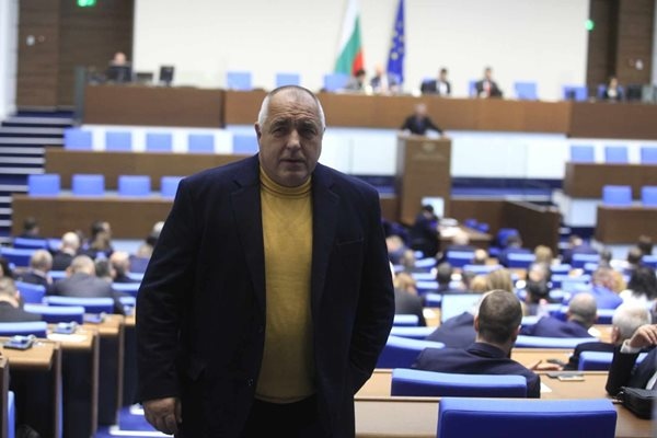 Бойко Борисов е застанал начело на парламентарната група на ГЕРБ