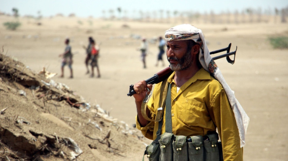Хутите в Йемен са поискали британските и американските хуманитарни работници