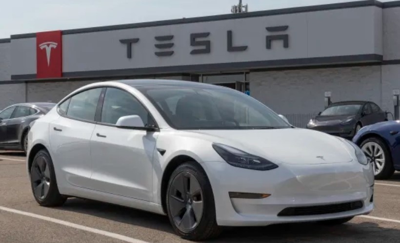 Tesla е заявила пред доставчици че иска да започне производството