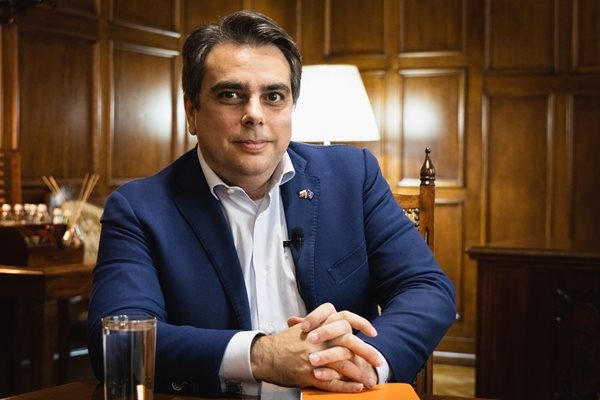 Само около 2000 са откритите безплатни банкови сметки за заплати