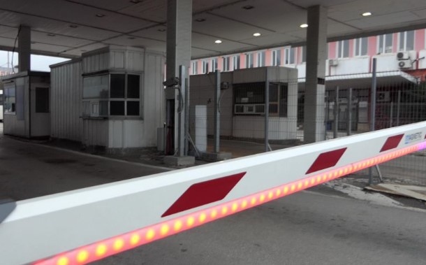 Пропускането на товарни автомобили през ГКПП Калотина в посока от