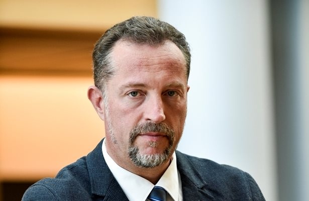 Назначенията в Конституционния съд не съответстват на изискванията за квалификация