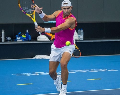 Ракетата с която Рафаел Надал направи шампионската си точка на