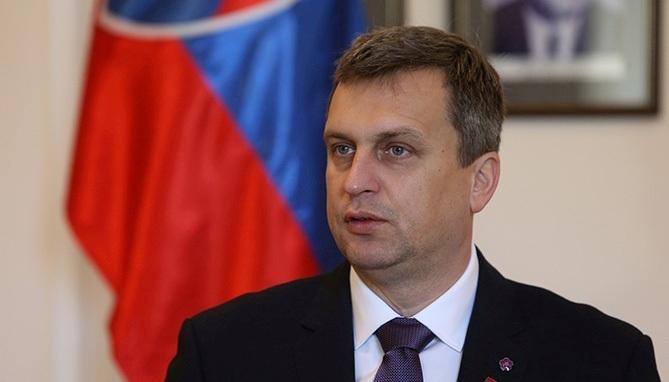 Заместник председателят на словашкия парламент заяви че ще прекара един ден
