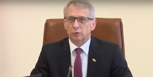 Тази сутрин първата въздушна линейка трябва да излети от производителя