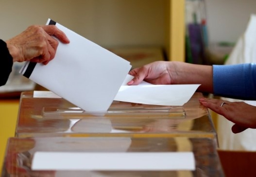 ГЕРБ запазва първото място с дял от 24 8 сред гласуващите