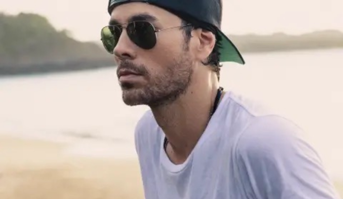 Латино иконата Енрике Иглесиас се завръща на музикалната сцена не