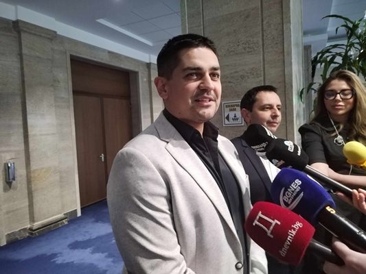 Председателят на Народното събрание е наложил наказание на независимия депутат