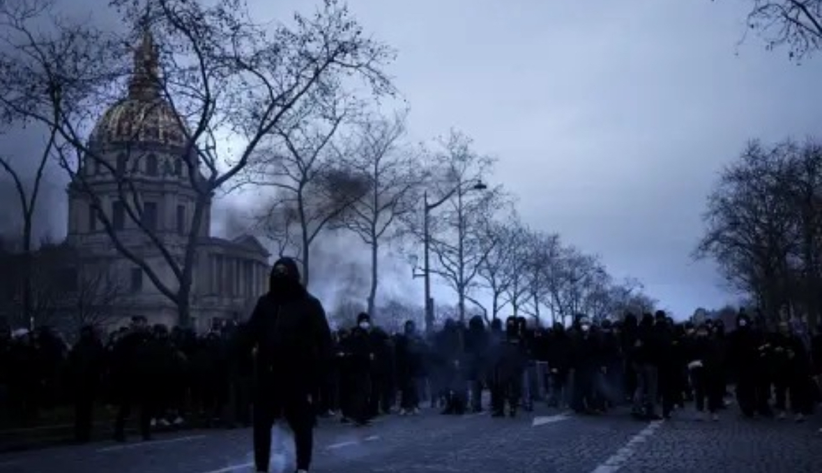 Протестиращи фермери настояващи за справедливи цени и по малко бюрокрация блокираха