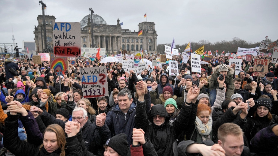 Над 150 000 души протестираха в Берлин срещу засилващия се