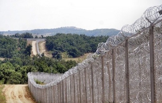 През януари опитите на граждани на трети страни да преминат незаконно през