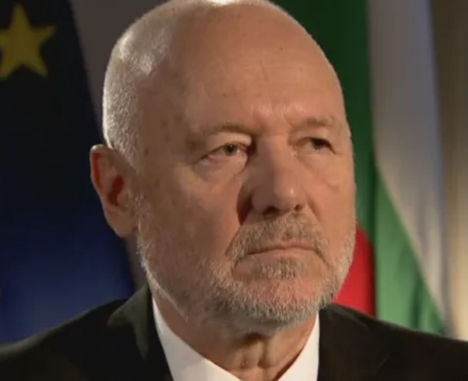 Нямам покана да остана министър след ротацията Ако имам покана