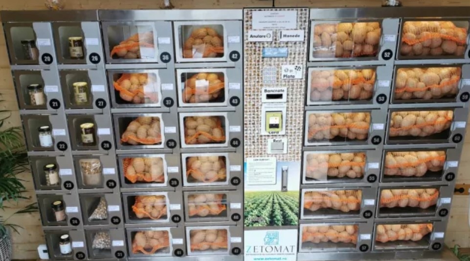 Румънски фермер откри вендинг машина за картофи. Тя е първата