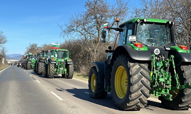 Трети ден се очаква земеделски производители в страната да излязат