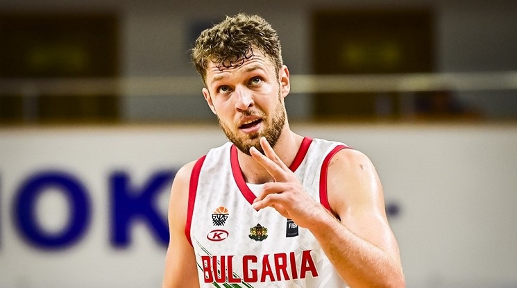 Александър Везенков се завърна в игра за Сакраменто Кингс след