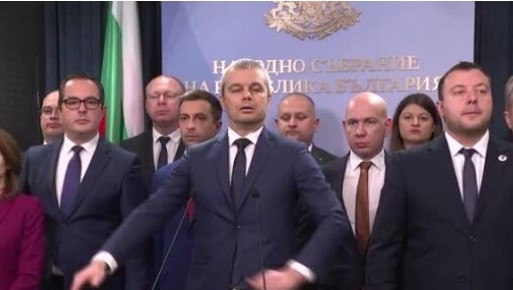   Възраждане изключва от пaрламентарната си група трима депутати Иво