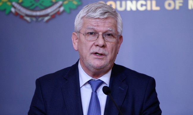 Да С всички се разбрахме Въпреки че има претенции от