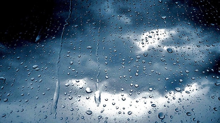 Гръцките власти информират за навлизане на циклон със силен дъжд