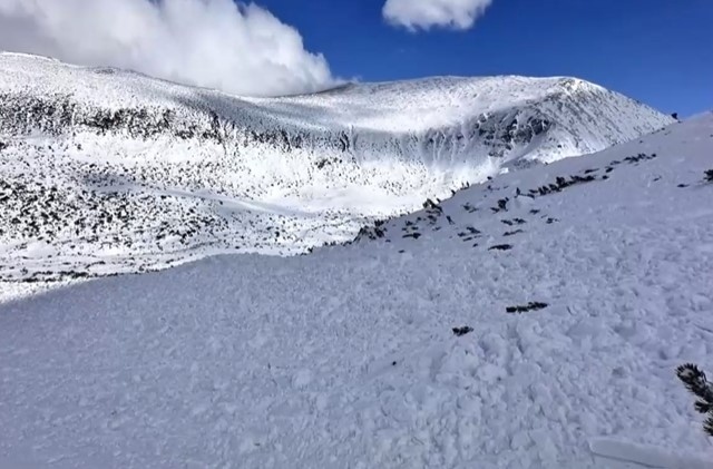Откриха тялото на скиора затрупан от лавина на пистата Маркуджик