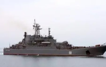 Украински сили са потопили големия десантен кораб Цезар Куников пишат