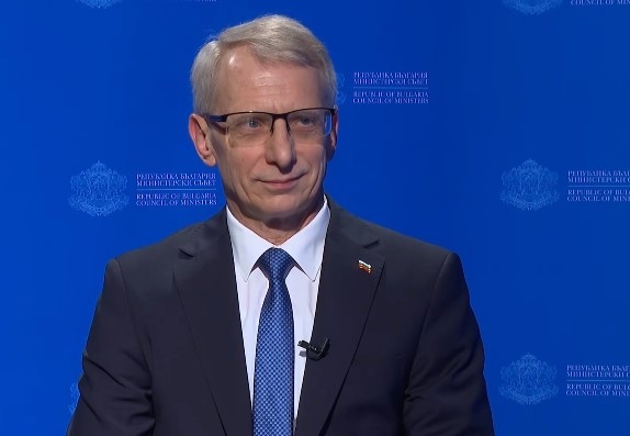 Ротацията може да се направи най лесно ако стана външен министър