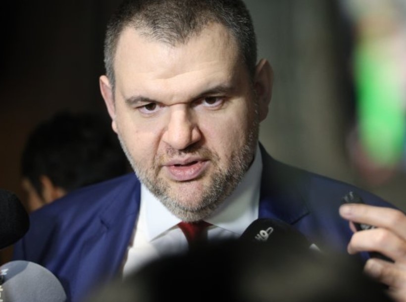 Делян Пеевски председател на ПГ на ДПС Само единни подкрепяйки