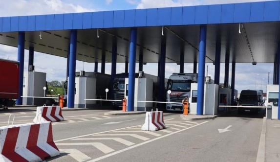 Интензивен е трафикът на някои от граничните пунктове с Румъния